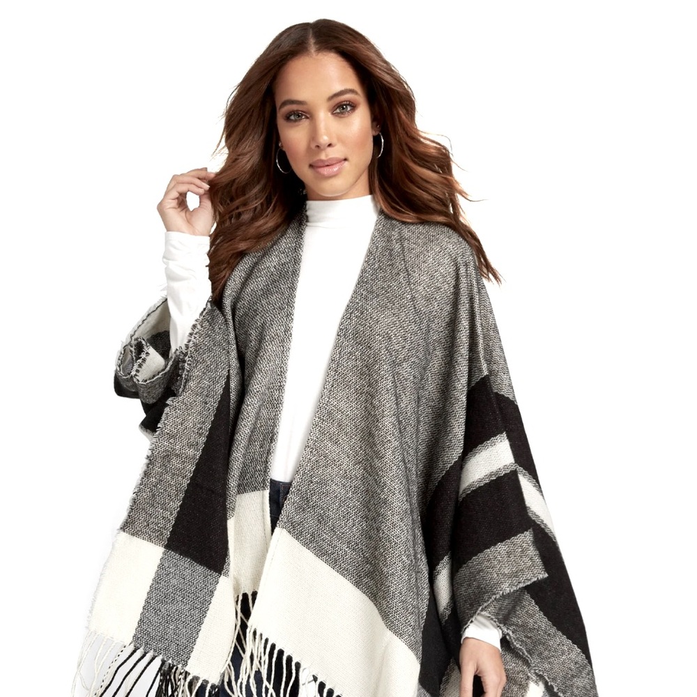 NWT Walter Baker Veruschka reversible poncho in black/ ivory one size